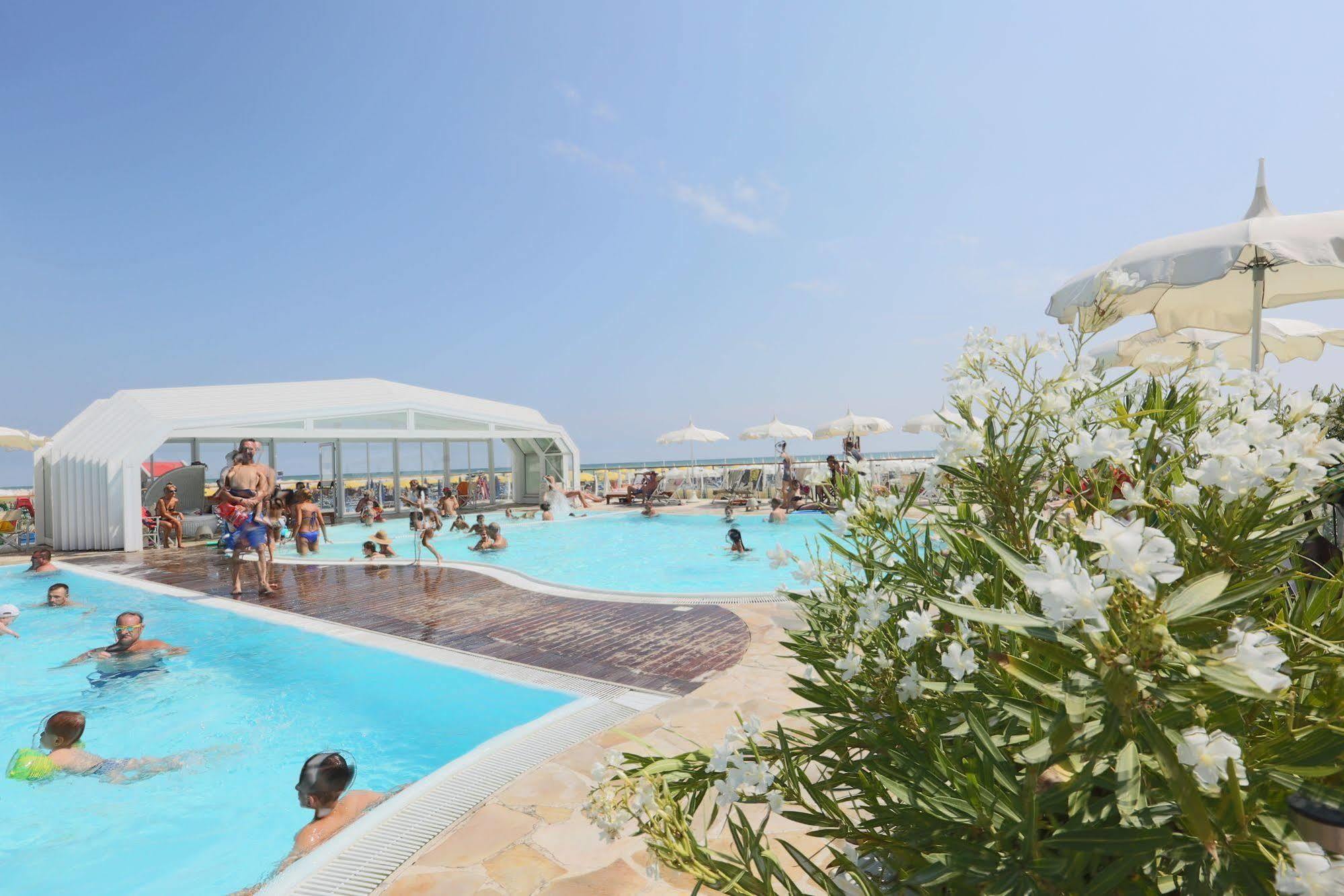 Hotel King - Azzurro Club Milano Marittima Dış mekan fotoğraf