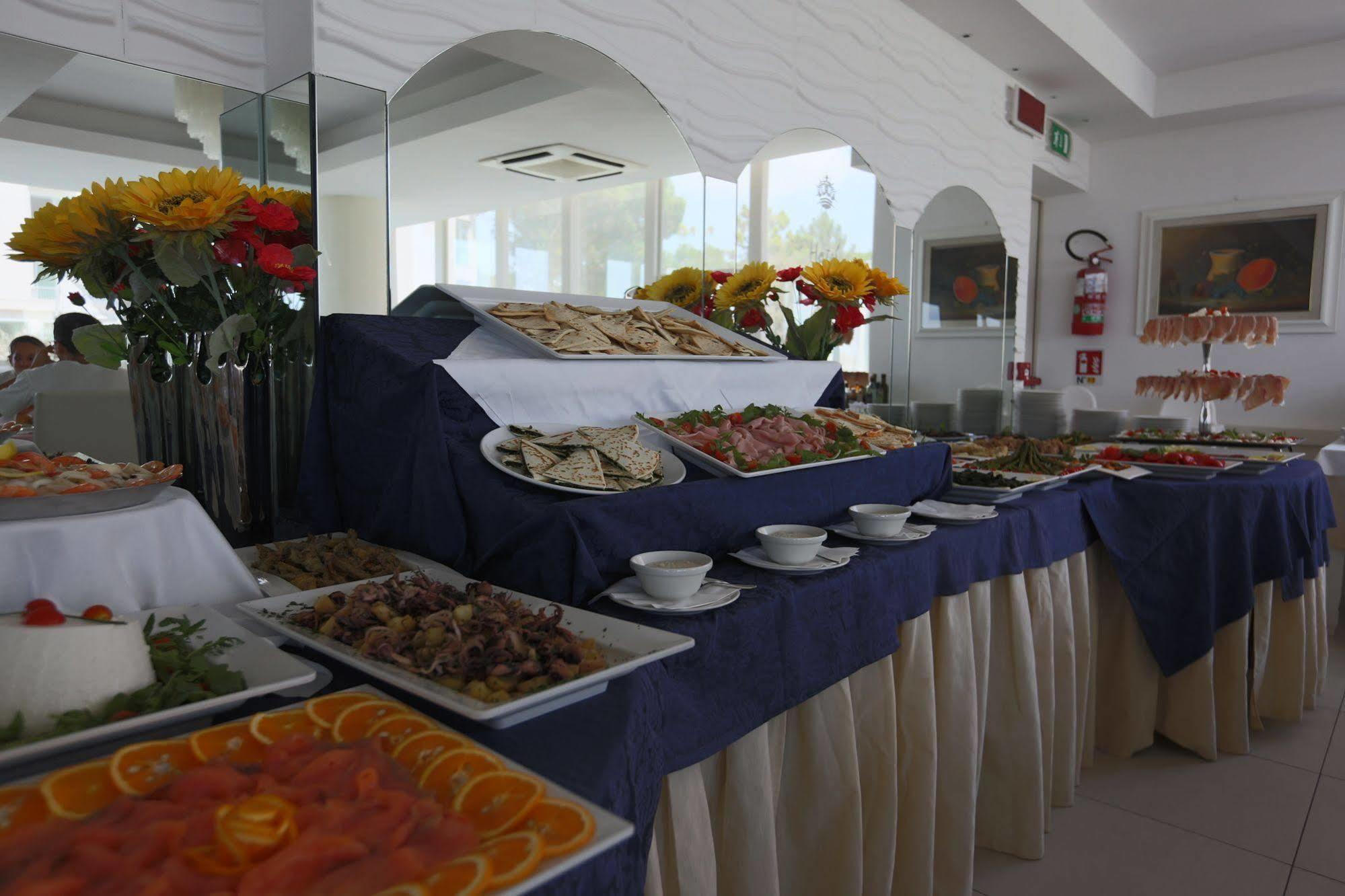 Hotel King - Azzurro Club Milano Marittima Dış mekan fotoğraf